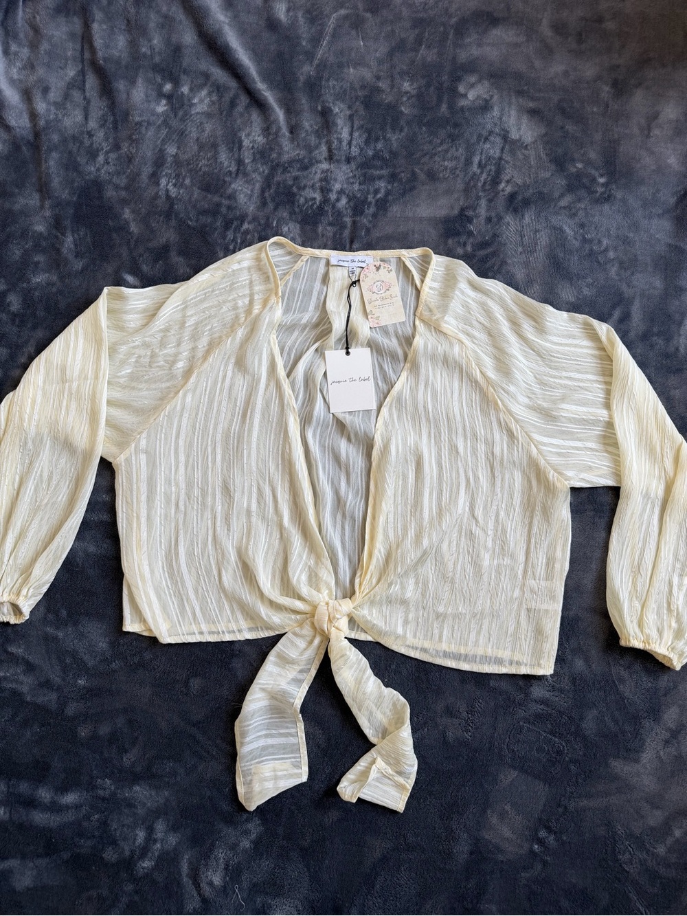 NWT Jacquie The Label Women’s Tie Front Blouse Ivory Size M Medium.